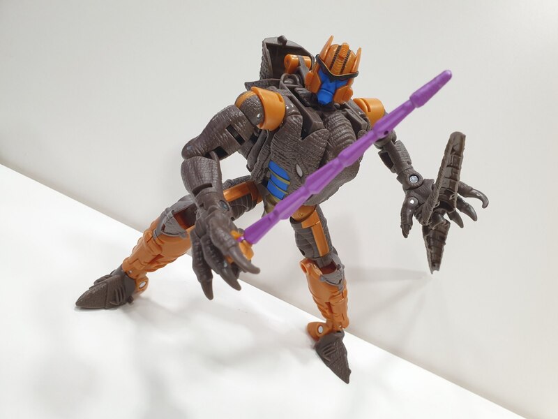 Transformers Kingdom Voyager Class Dinobot  (1 of 12)